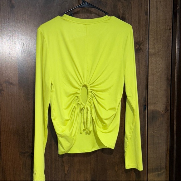 Neon yellow Jessica Simpson Active long sleeve athletic tie back hole detail L - Picture 5 of 5